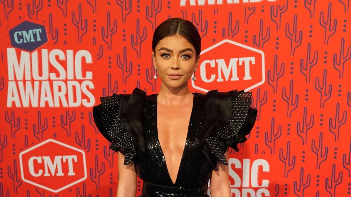 Sarah Hyland en lso premios de la música country