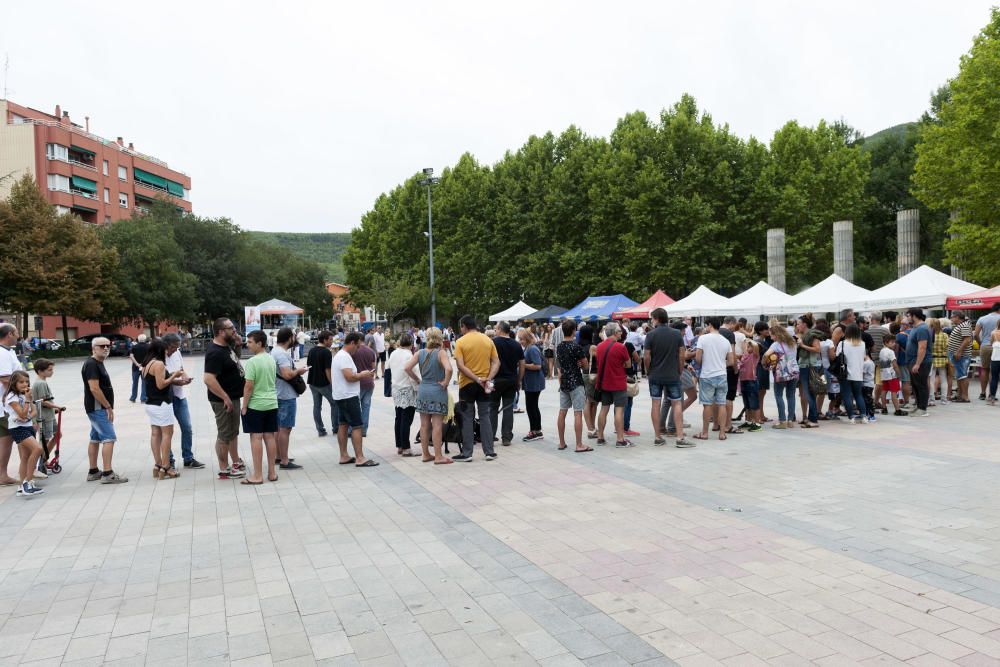 Sessió de perruqueria solidària a Súria