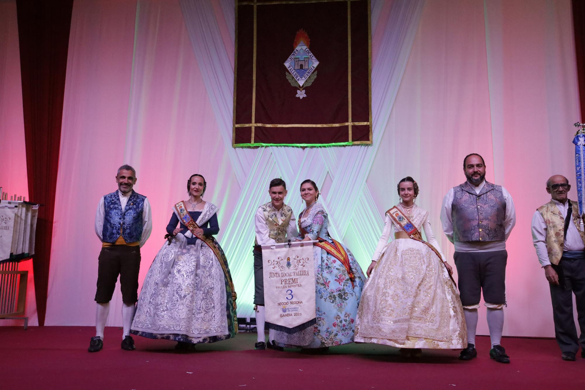 Todas las fotos de la entrega de premios falleros de Gandia