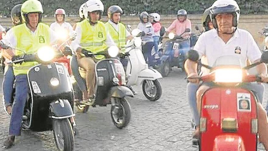 El vespa club palma del río ha celebrado un recorrido nocturno