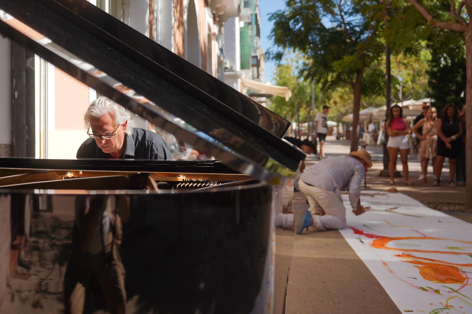 Mural en vivo al son de la música en Ibiza