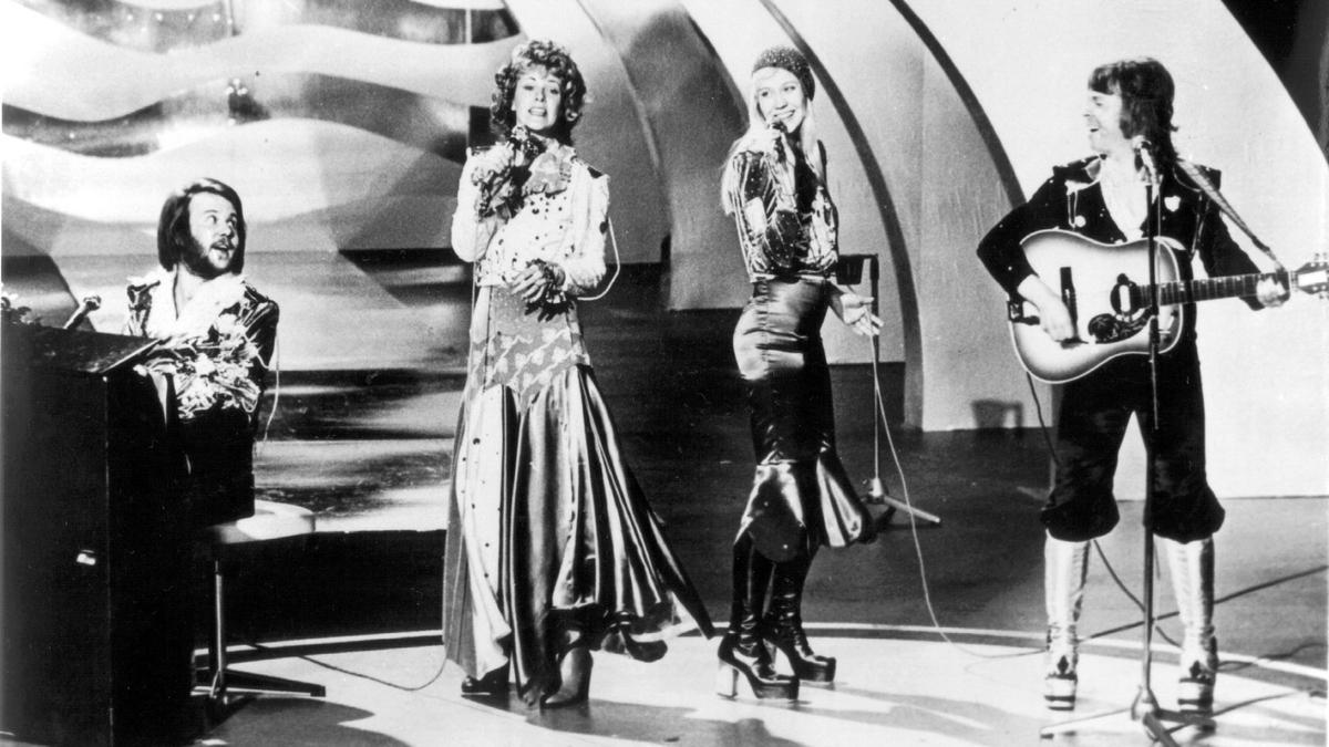 ABBA, durante la actuación que les llevó al olimpo de Eurovisión.