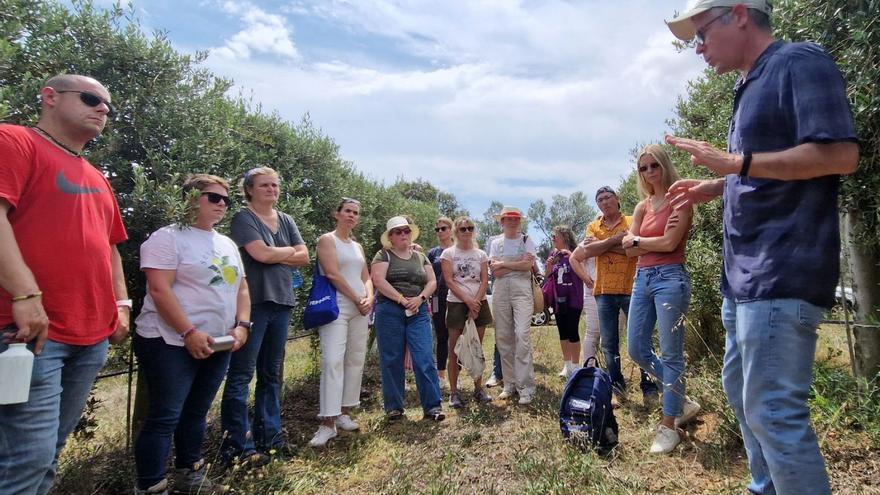 Imparteixen a Pedret el primer taller d’agricultura regenerativa per a dones pageses