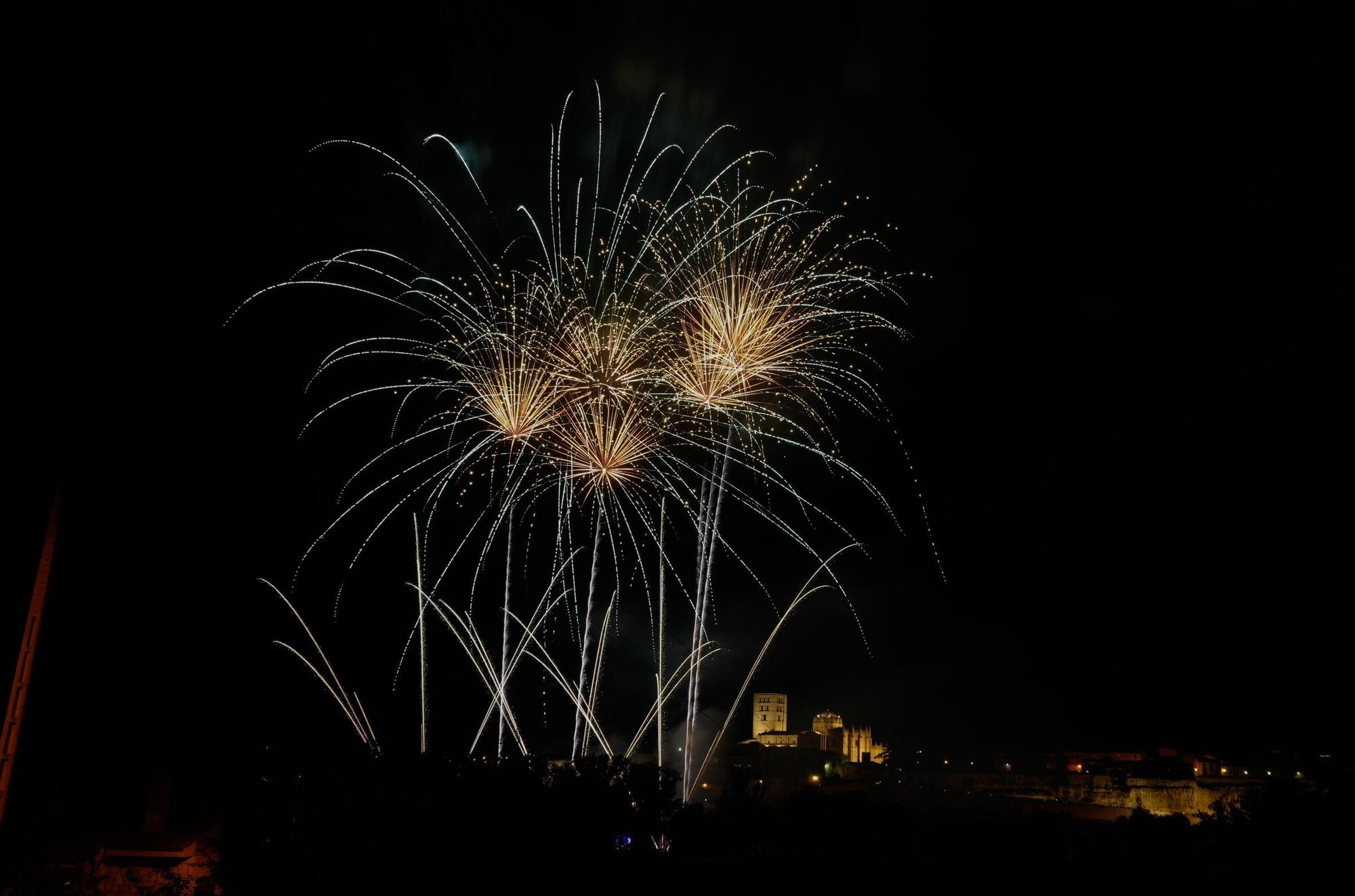 GALERÍA | Los fuegos artificiales cierran las Fiestas de San Pedro de 2024