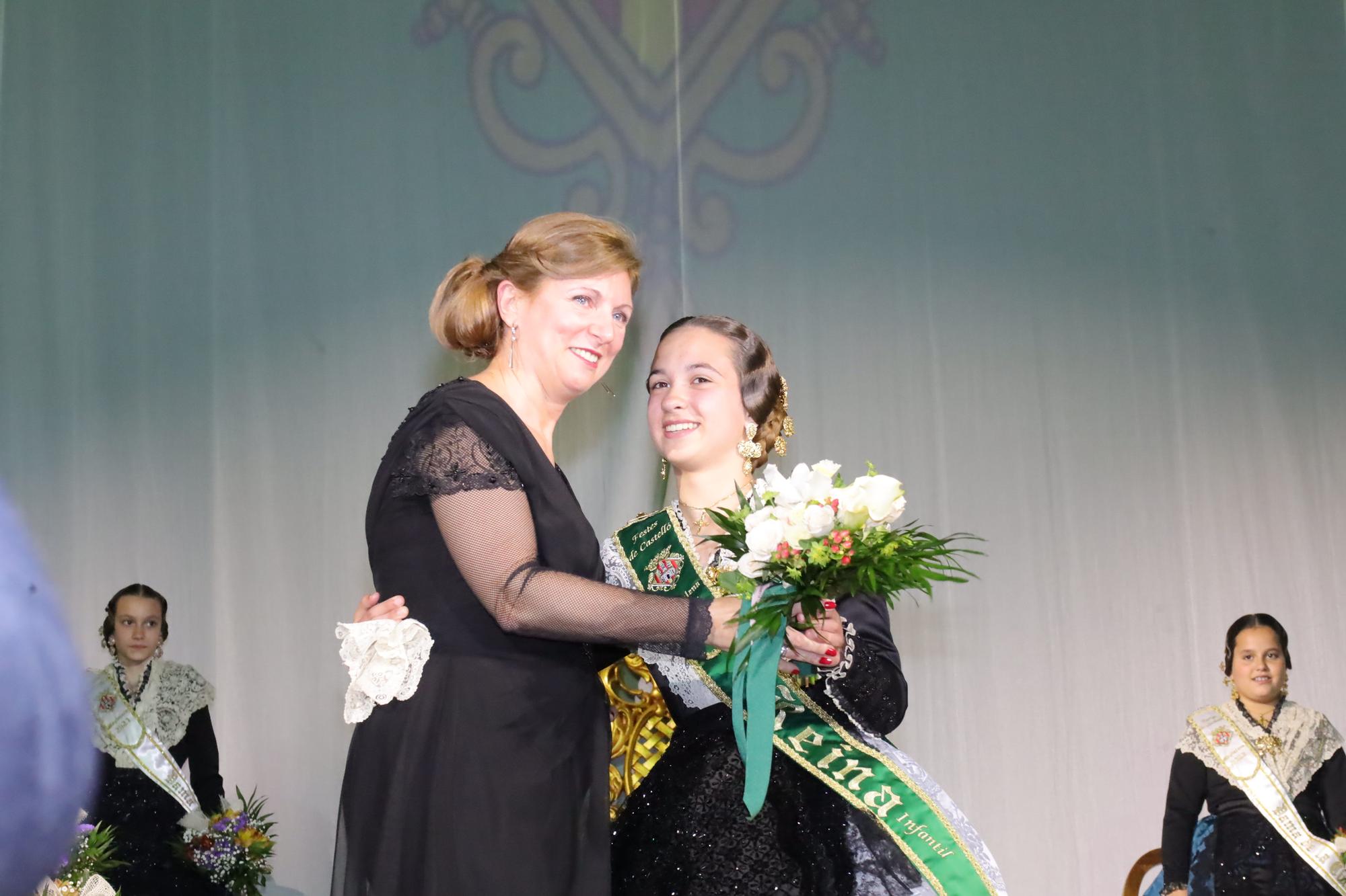 Galania a la reina infantil de las fiestas de la Magdalena