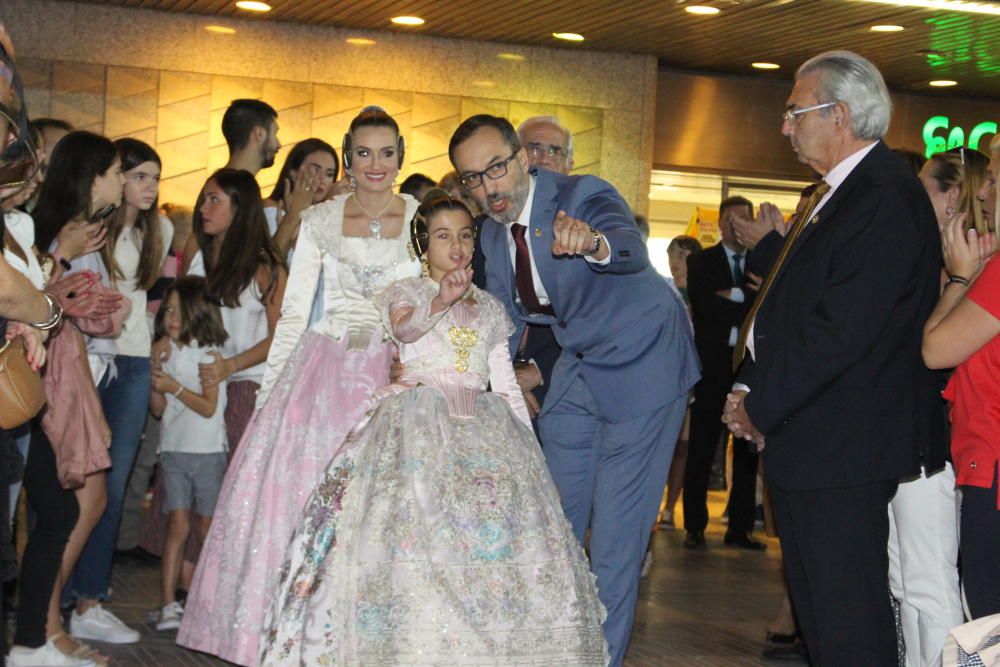 Estreno de las falleras mayores y cortes 2020 en Una Festa per a Tots