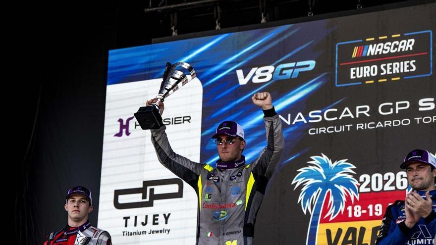 Vittorio Ghirelli gana la carrera de NASCAR con Piquet en el podio del Circuit