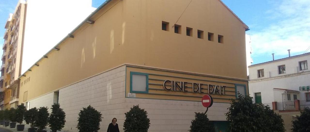 El Cine de Dalt se ubica en pleno corazón del casco urbano y va a pasar a manos del Ayuntamiento.