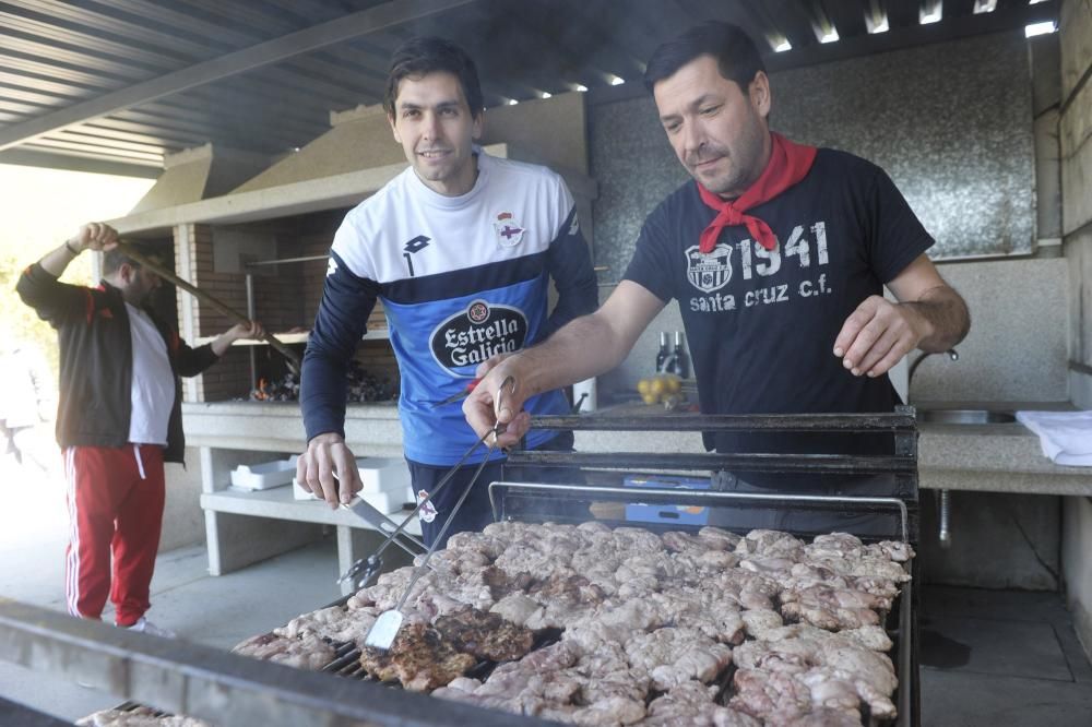 Los futbolistas del Deportivo comparten un asado