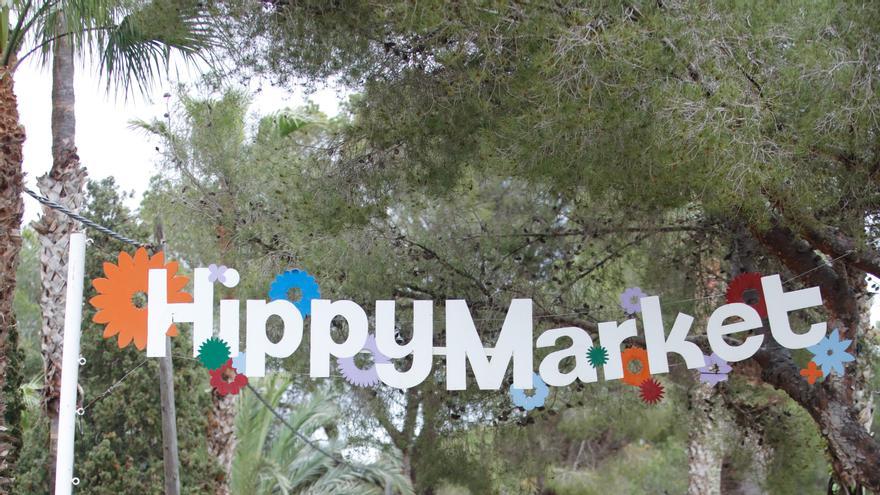 El HippyMarket de es Canar celebra su fiesta de apertura este miércoles