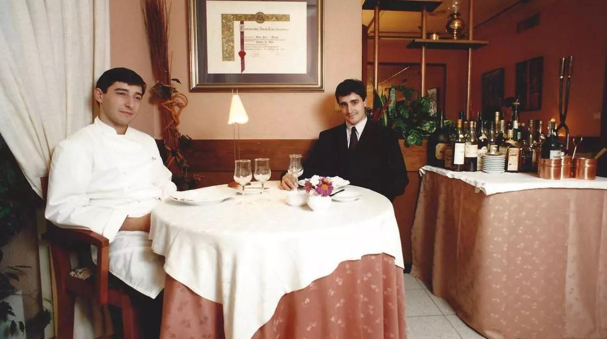 Celler vell, dos dels germans de joves