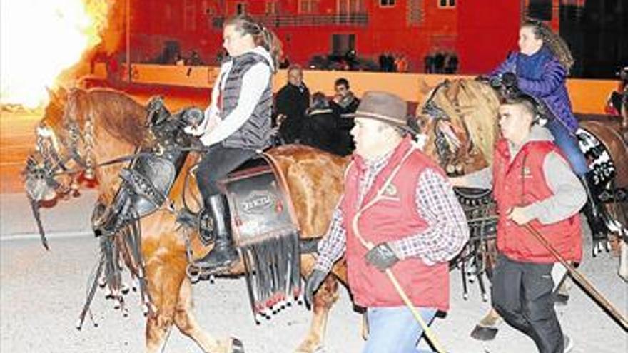 Peñíscola evoca su pasado agrícola con un noble desfile