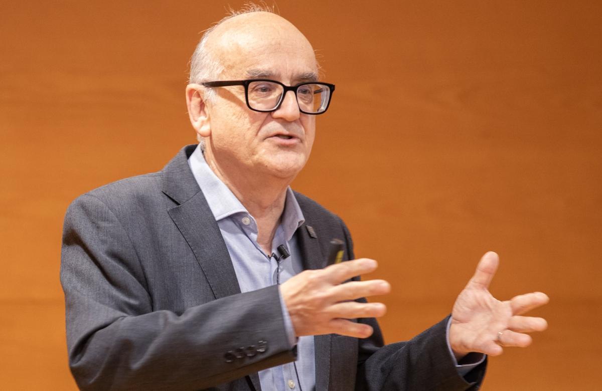 Jesús Lancis, catedrático de Óptica, se postula como candidato a rector de la UJI.