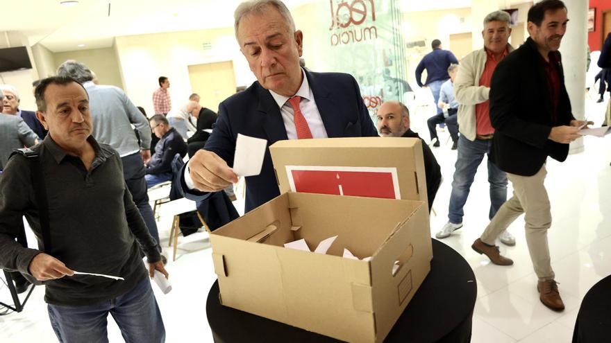 Los accionistas del Real Murcia aprueban por mayoría el Plan de Reestructuración