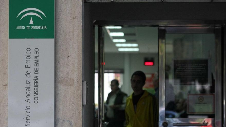 El paro sube en 20.077 personas en enero en Andalucía y vuelve a superar la barrera de los 700.000 parados