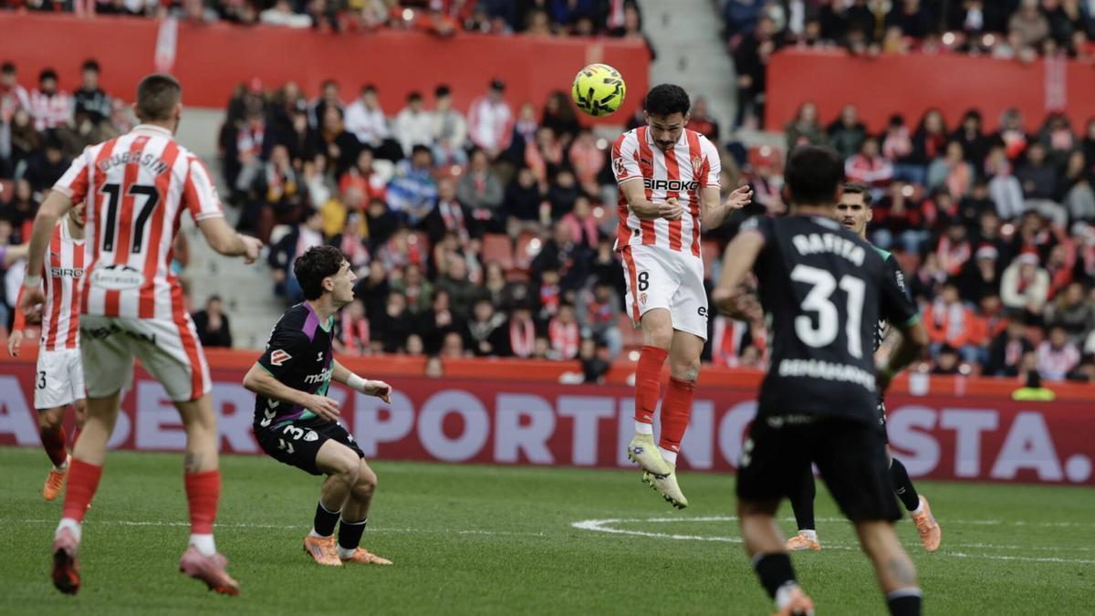 El Málaga CF ganó al Sporting por 1-3 en la primera vuelta.