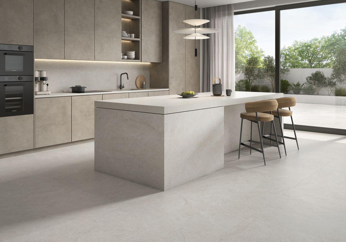 ‘Taj Mahal White’ explora la riqueza y la profundidad visual de materiales pétreos y minerales.