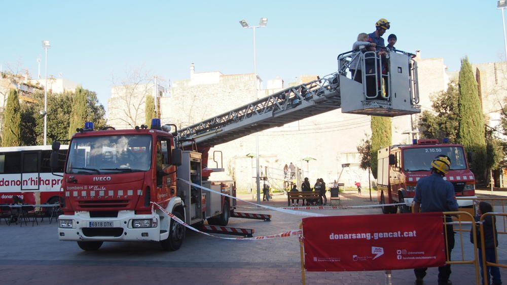 «Els Bombers t''acompanyen a donar sang» a Figueres