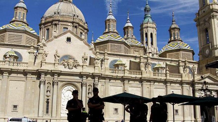 La basílica del Pilar y el resto de templos cierran al público