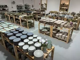 A Mercadoria, el mayor outlet de vajilla y cerámica al peso en Gran Canaria