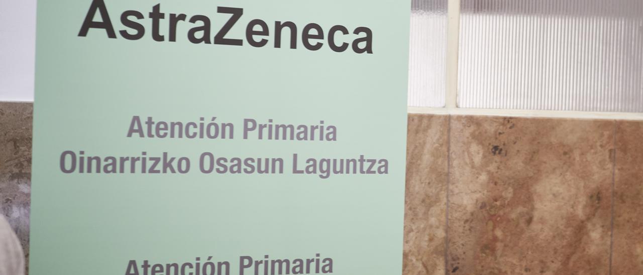 Un punto de vacunación con Astrazeneca