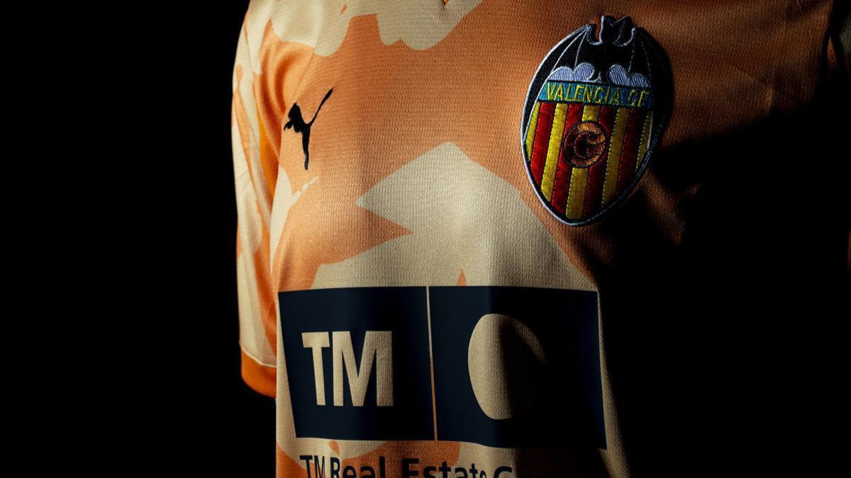 El Valencia CF presenta su camiseta 'retro'
