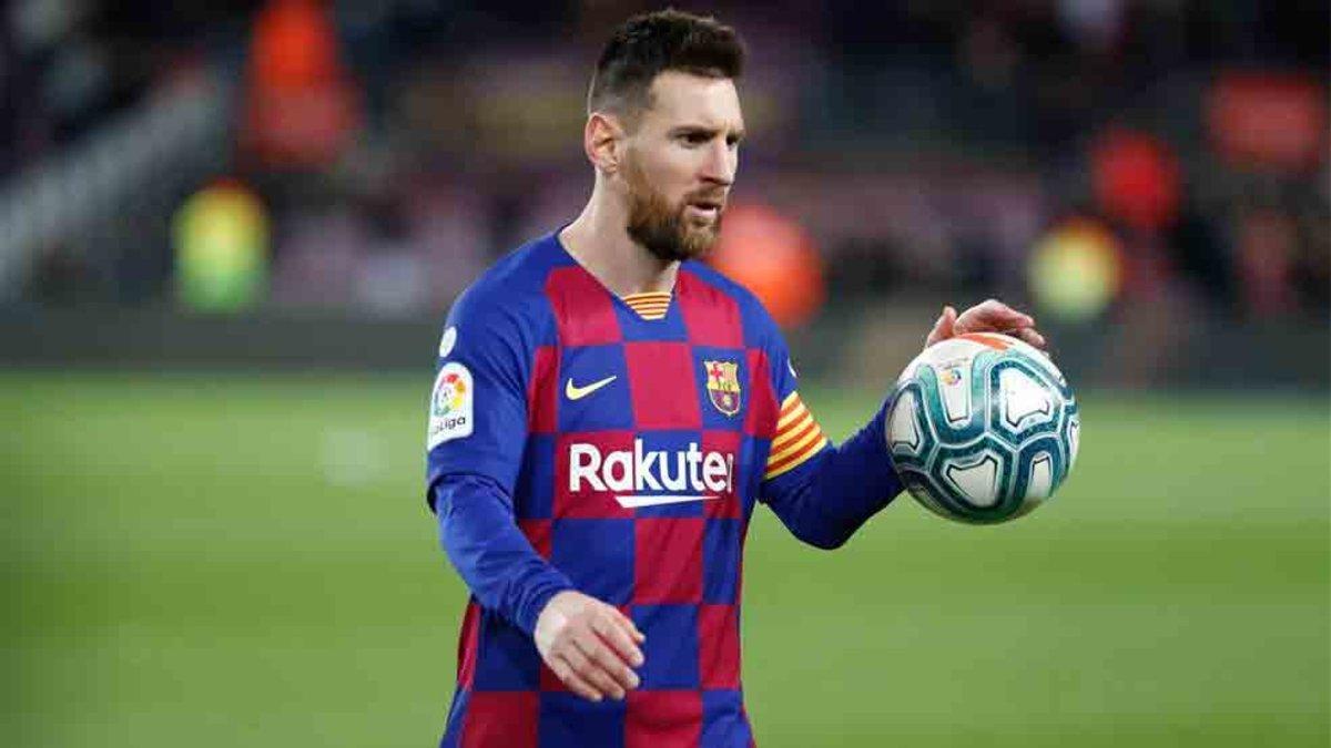 Messi se llevó otro balón para su museo particular