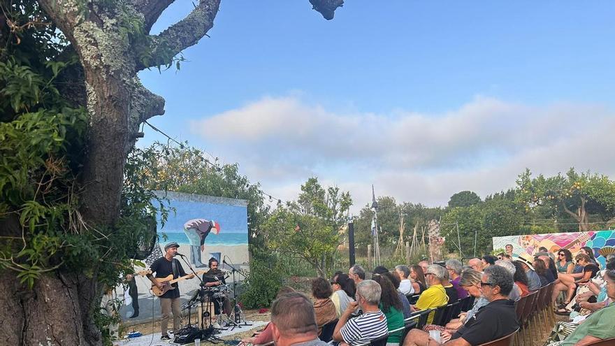 Espazos culturais singulares: das Uxíadas con música nun xardín da Illa de Arousa á experruquería-galería Argonautas en Nigrán