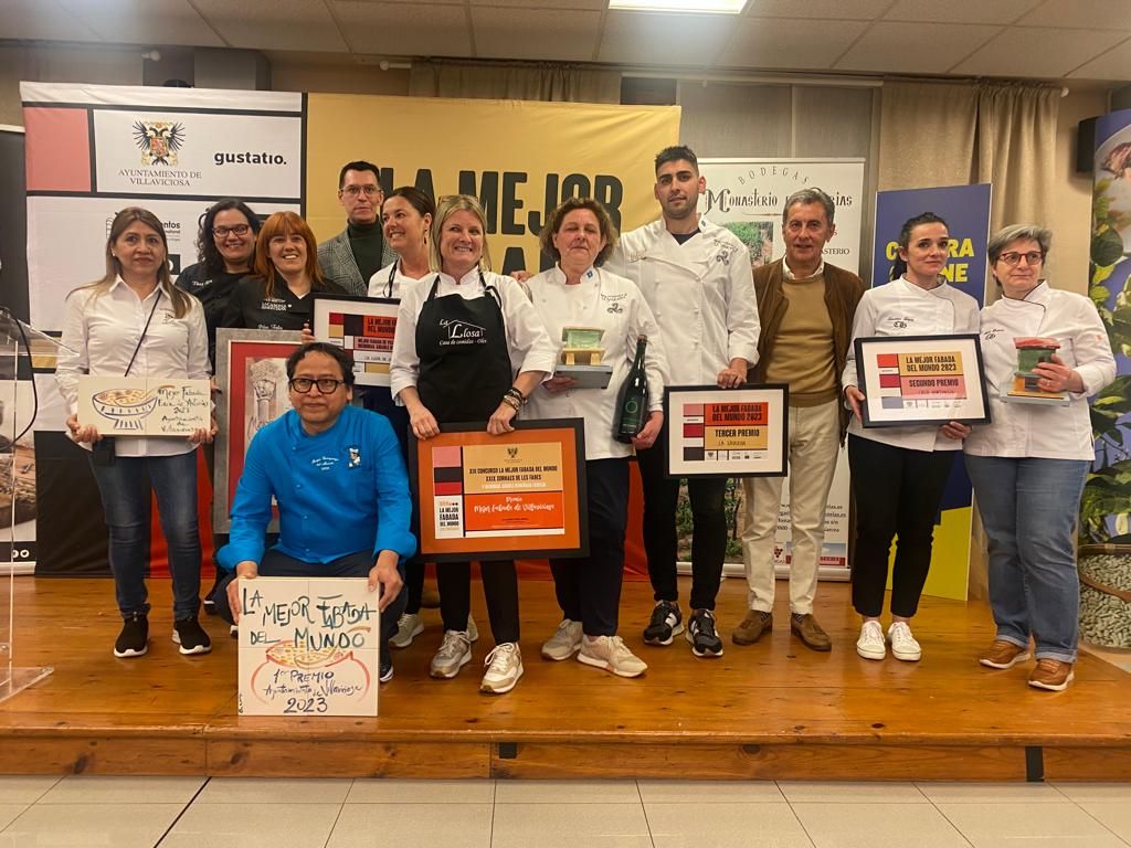 Foto de familia de los ganadores.