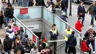 Cruce de cartas entre Bernabé y Catalá hasta última hora de la noche, pero sin resolver la crisis de los trenes