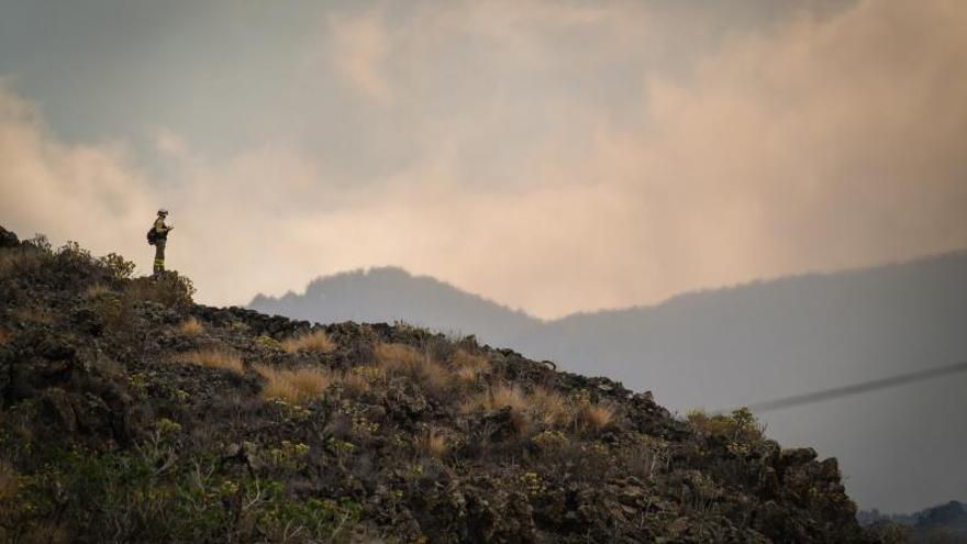 Desalojo de viviendas en La Palma debido a la erupción del volcán