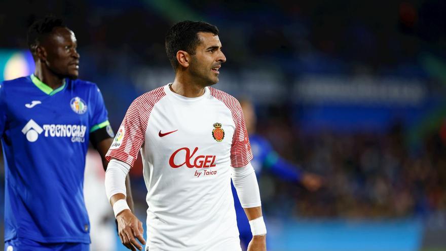 El delantero tinerfeño Ángel Rodríguez durante un partido de LaLiga Santander con el RCD Mallorca. | | EUROPA PRESS