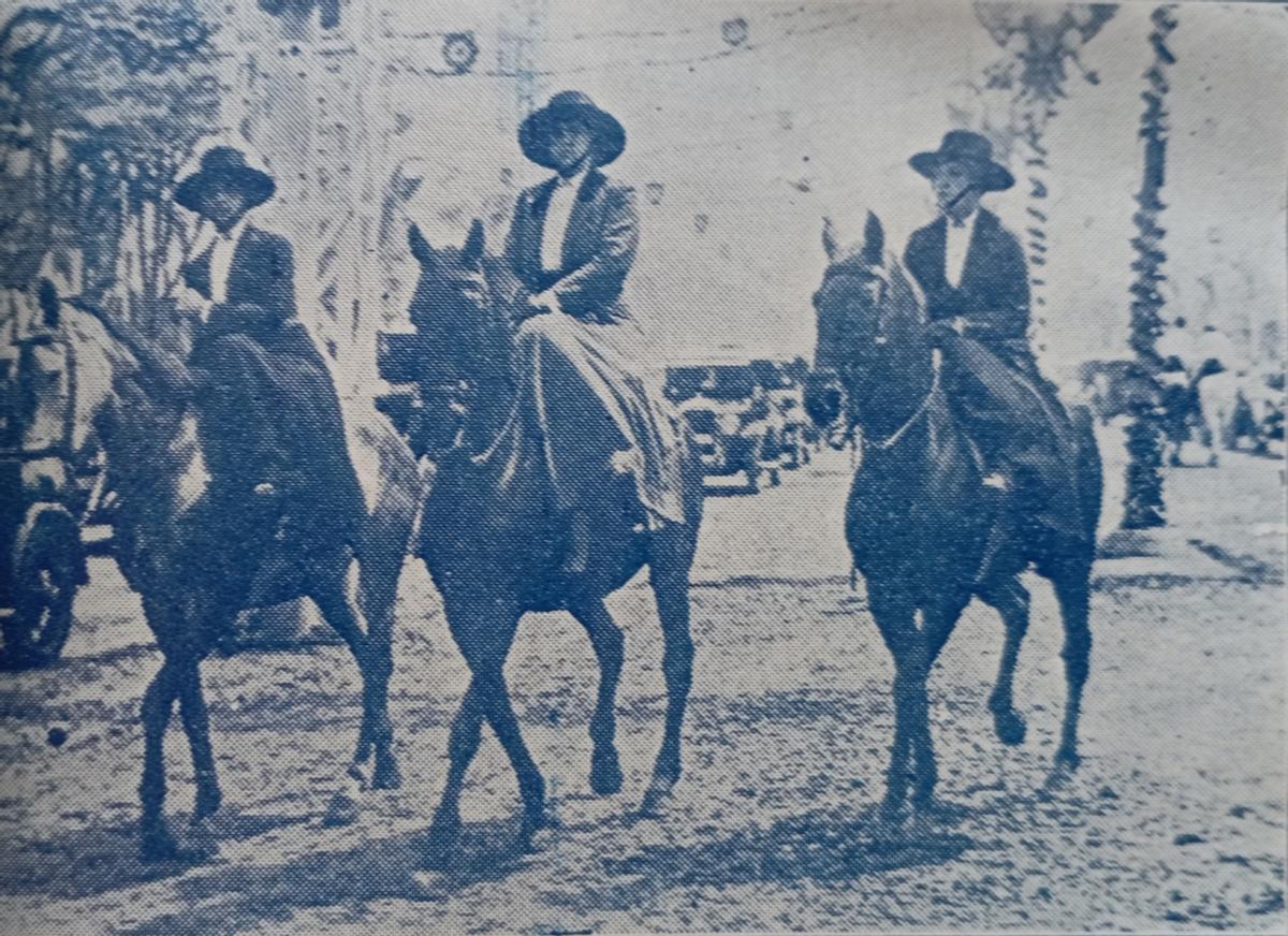 Caballistas en la Feria de Agosto de 1932, en Martiricos.