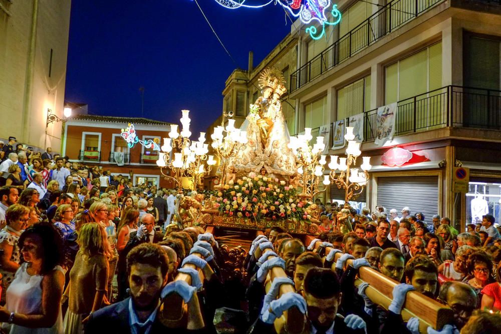 Procesión de la Virgen de la Salud en Elda