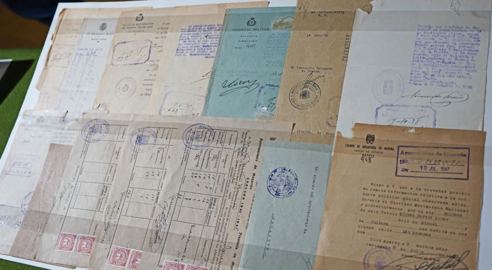 Recuperan 90 documentos históricos e imputan a 9 anticuarios por venderlos