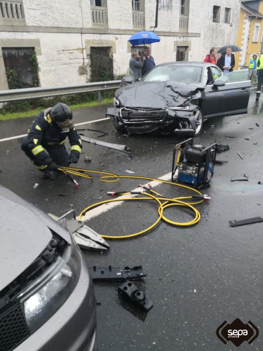 Accidente triple en Villuir (Valdés)