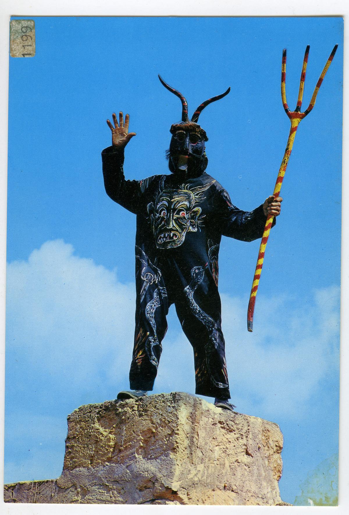 Algaida “Es dimoni”, de las danzas típicas “Es Cossiers”. Postal 1199. Agfacolor.