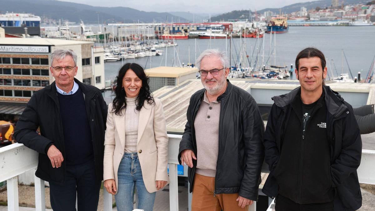 Emilio Fernández, Eva Teira, Xosé Antón Álvarez y Juan Severino Pino, en el IIM-CSIC de Bouzas.