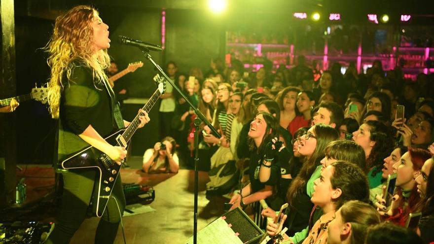 La artista Miriam Rodríguez, en un concierto en A Coruña