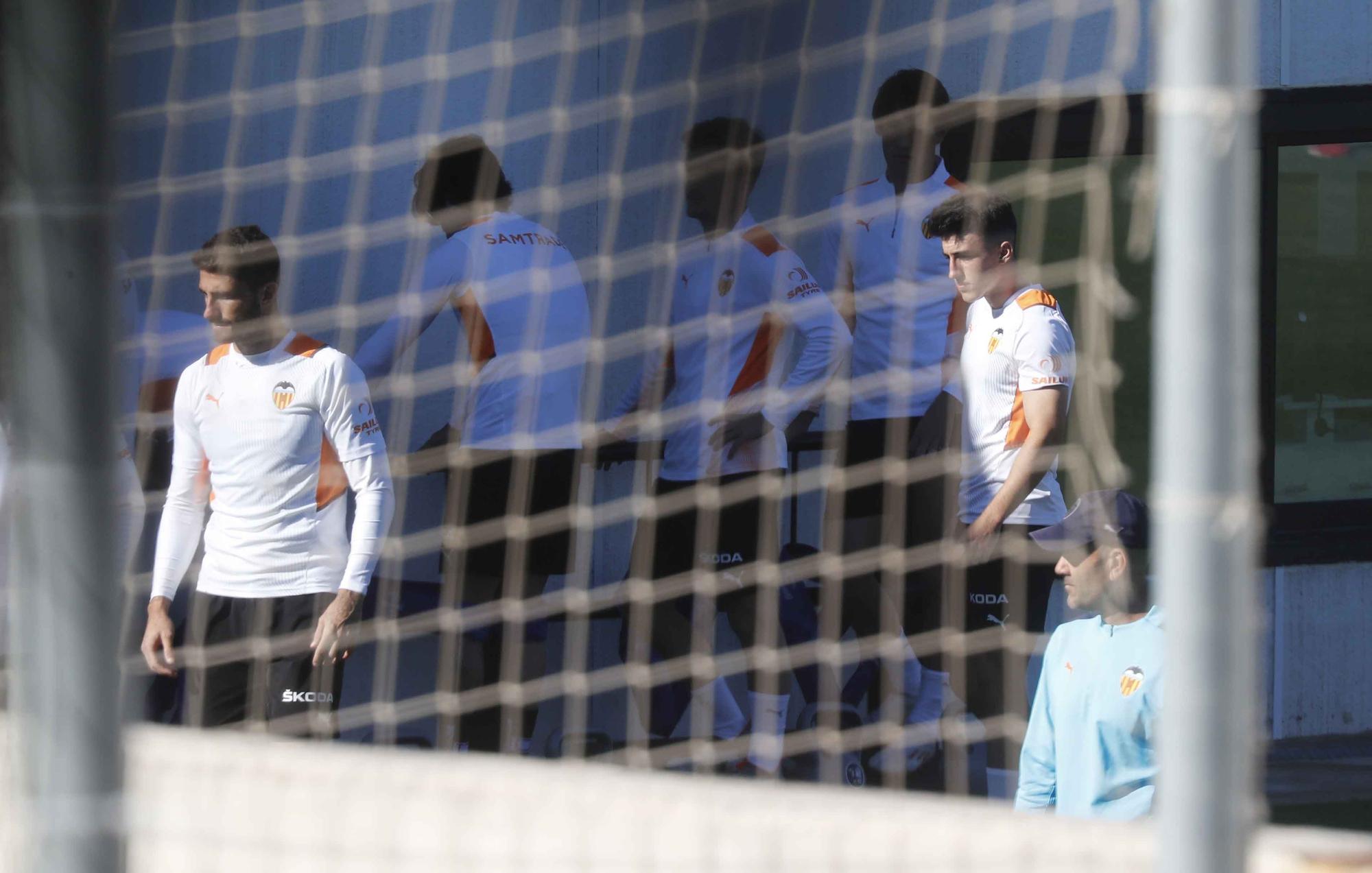 Entrenamiento del Valencia, a puerta cerrada