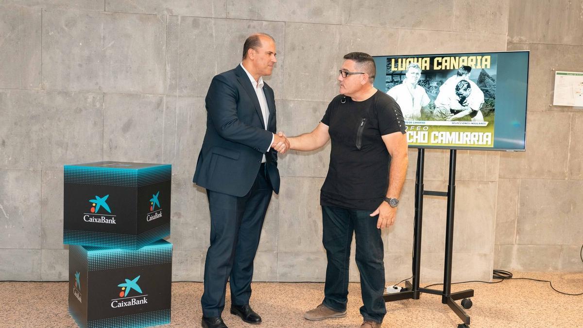 CaixaBank afianza su compromiso con la Federación Canaria de Lucha.