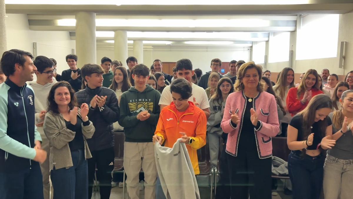 La campeona del mundo María Pérez inspira a los alumnos del Loyola de Oviedo con un mensaje sobre esfuerzo y referentes femeninos