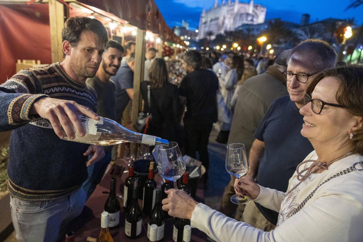 FOTOS | Palma reune a centenares de personas para disfrutar del Raïm Wine Fest