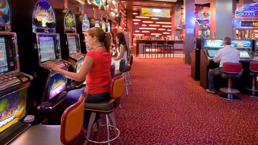 En la provincia hay dos casinos con un volumen medio de juego de más de 81 millones de euros al año.