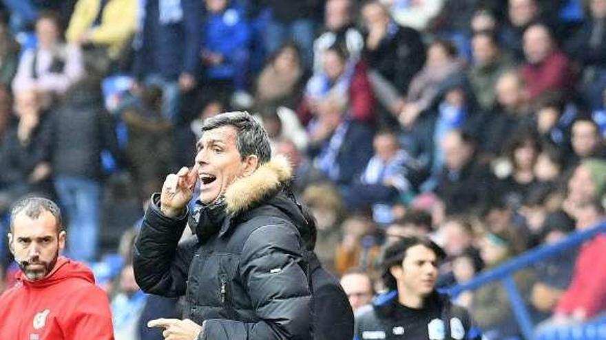 Muñiz en Riazor durante una visita con el Levante.