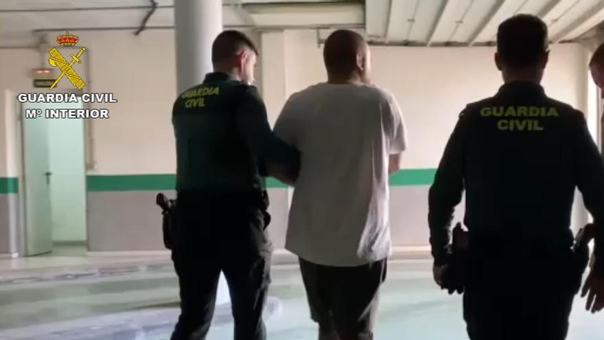 Uno de los hombres detenidos por el robo de varios vehículos en Ibiza