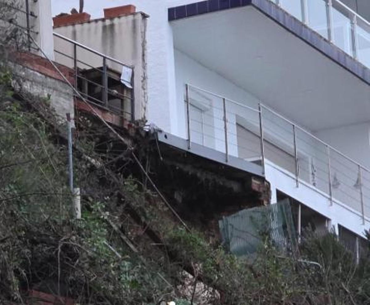 Imatges difoses per SOS Costa Brava de despreniments.