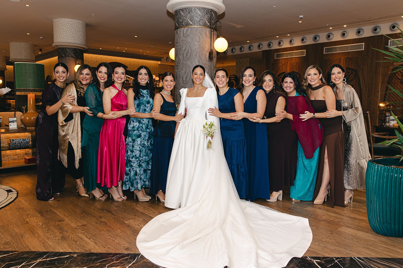 Boda de Carla Colprim, corte de honor 2022, y Franck Llorach