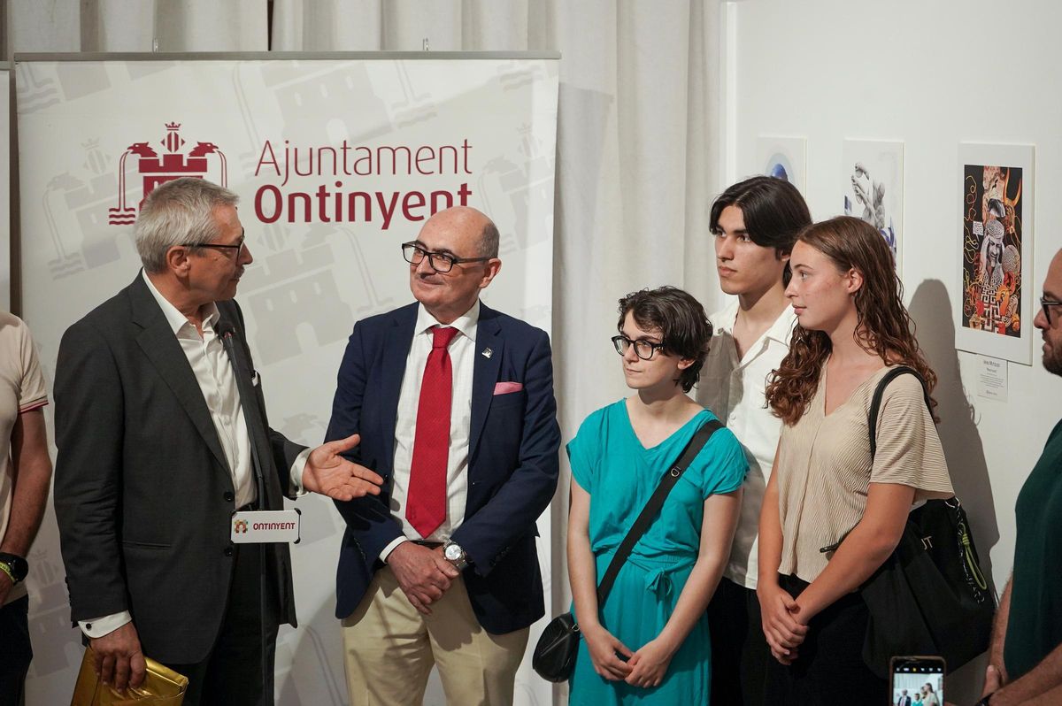 Margellos con el Grup Helenista del IES Jaume I de Ontinyent.