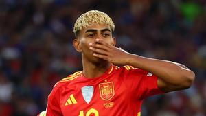 Lamine Yamal, en un partido de la selección.